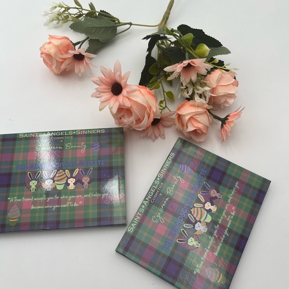 Saints Angels Sinners Friendsgiving eyeshadow palette - Picture 8 of 14